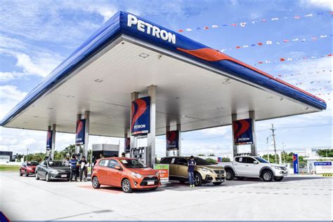PSE approves Petron's P17 billion offering next week .
